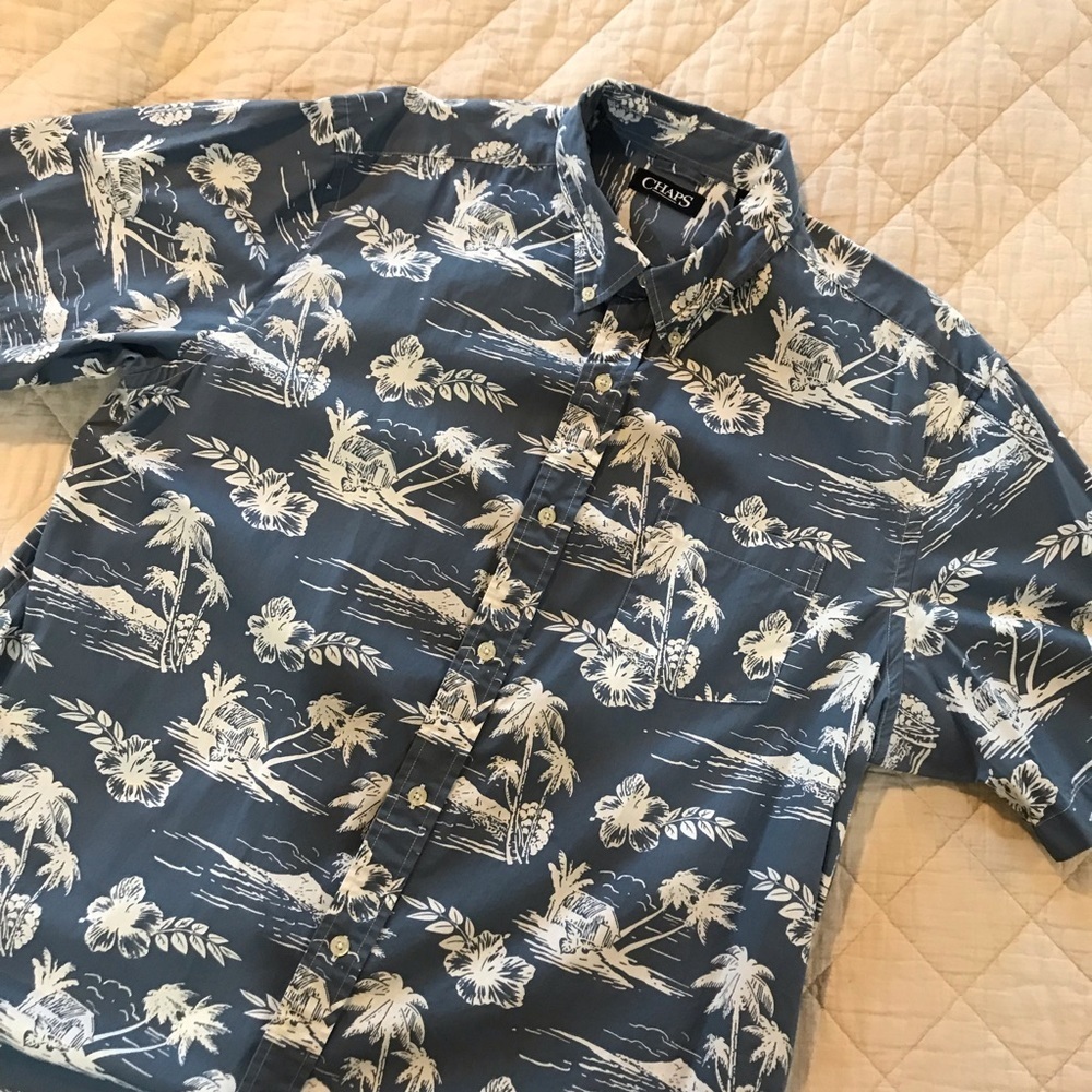 🌴CHAPS Button Down Hawaiian Shirt